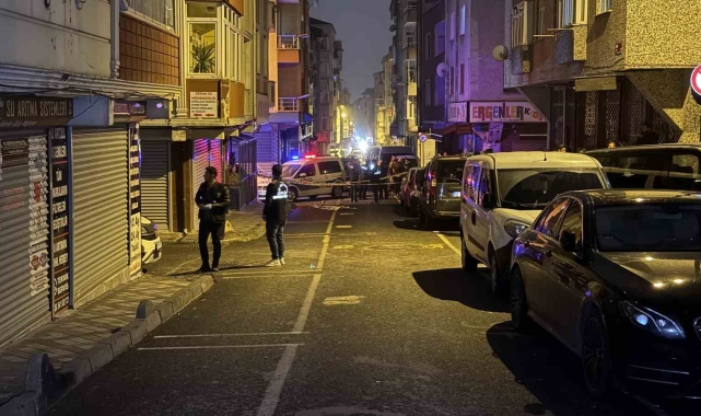 Bağcılar'da kimlik kontrolündeki şahıslar bekçilere ateş açtı: 1 bekçi ağır yaralı