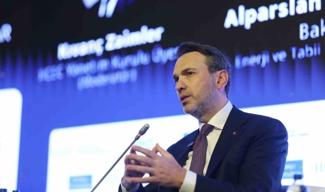 Bakan Bayraktar: ''Sakarya Gaz Sahası'nda doğalgaz üretimi Nisan sonunda günlük 9,5 milyon metreküpe ulaşacak''
