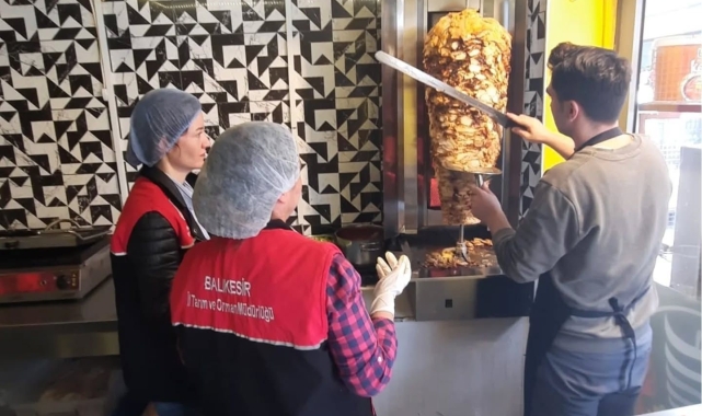 Balıkesir'de döner satış noktaları denetlendi