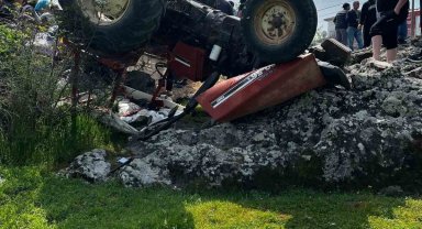 Balıkesir'de traktör ters döndü: 4 yaralı