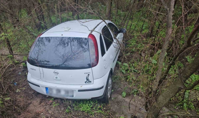 Bandırma'da kaza...Tabelaya çarptı, uçuruma yuvarlandı