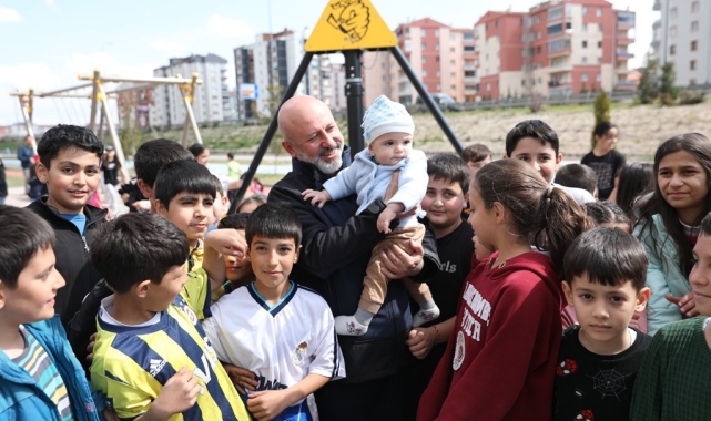 Başkan Çolakbayrakdar: "Çocuklar için her parka toprak alan yapıyoruz"