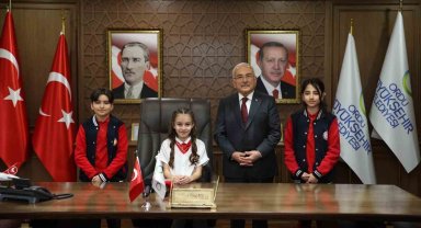 Başkan Güler, koltuğunu 6. sınıf öğrencisine devretti