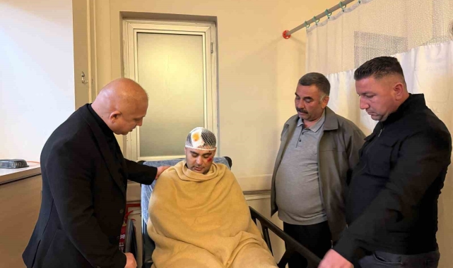 Başkan Önal'dan trafik kazası geçiren personele "geçmiş olsun" ziyareti