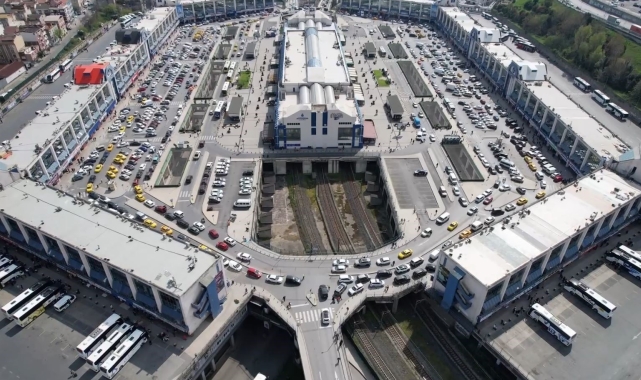 Bayram tatilinin ardından Büyük İstanbul Otogarı'nda yoğunluk yaşandı