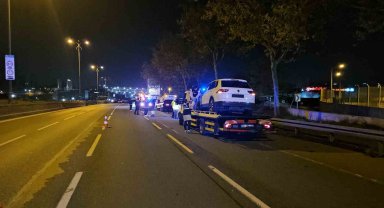 Bayrampaşa'da 2 aracın karıştığı kaza alanına başka bir araç daldı: 2 ölü, 4 yaralı