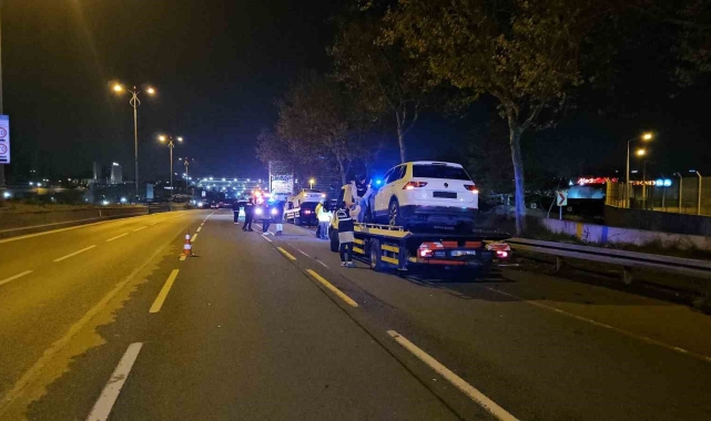 Bayrampaşa'da 2 aracın karıştığı kaza alanına başka bir araç daldı: 2 ölü, 4 yaralı