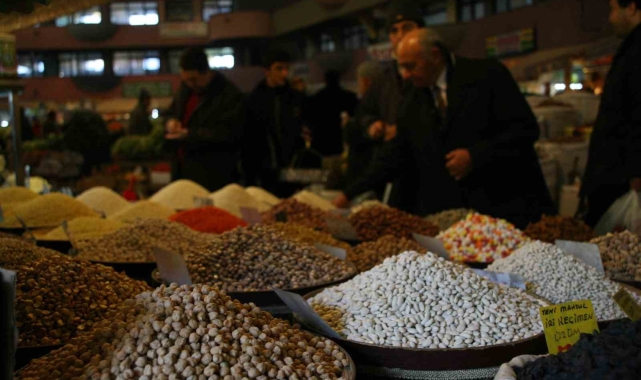 Bazı bakliyat ve yem bitkilerindeki üretimle iç tüketimi karşılayamıyoruz