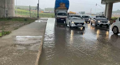 Bilecik'te aniden bastıran yağmur