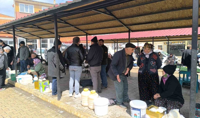 Bu pazarda satılan ürünlerin hepsi doğal ve yöresel