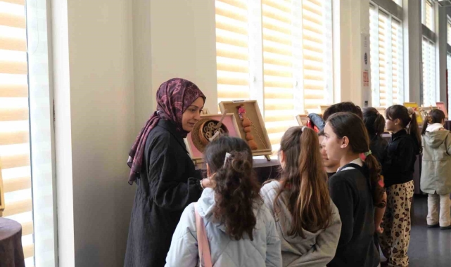 Bu sergide Türkçe'nin zenginlikleri anlatılıyor
