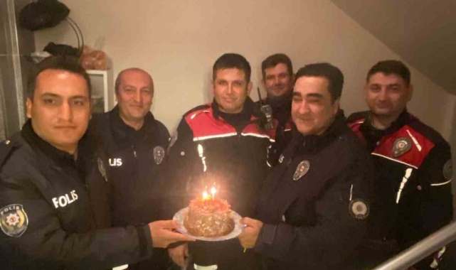 Burdur'da "kavga" ihbarına giden polis ekiplerine tatlı sürpriz