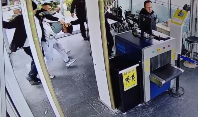 Bursa'da aranması olan şahıs tatil dönüşü sürprizle karşılandı: "Doğukan gel. Asayiş Polisi"