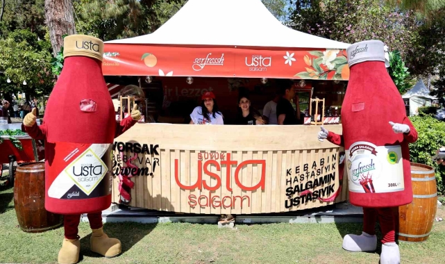 Büyük Usta ve Serfressh, Adana şalgamını geri dönüştürülebilir cam şişelerinde tanıtıyor