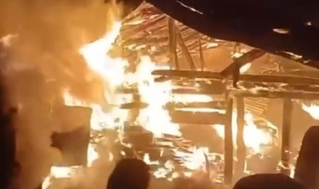 Buzağıyı ısıtmak isterken samanlığı yaktı