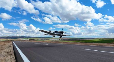 Çocukluk hayali sınır tanımayan pilot: Bozkırın ortasına hava parkı kurdu
