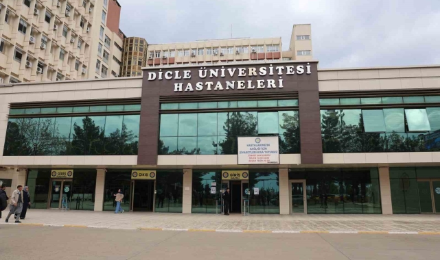Dicle Üniversitesi Hastanesi doktorunun, ameliyat ettiği hastadan kuyumcunun IBAN'ına para atmasını istediği iddiası