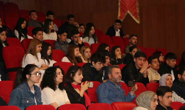 Diyarbakır'da liseler arası müzik yarışmasının finali yapıldı