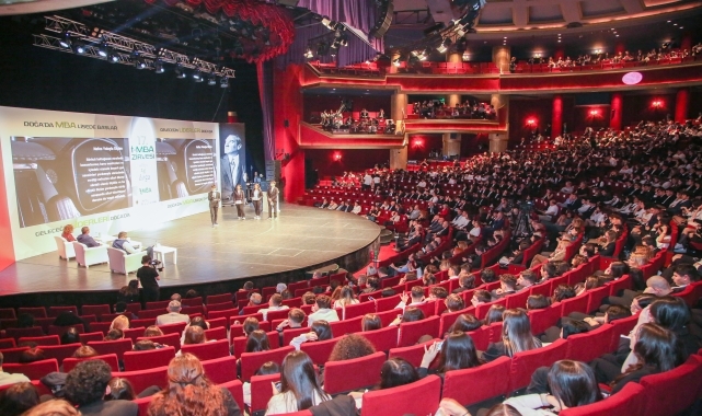 Doğa Koleji, t-MBA Zirvesi'nde öğrencileri iş dünyası temsilcileriyle bir araya getiriyor