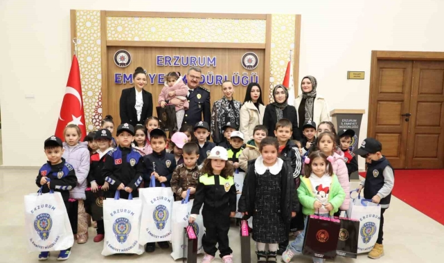Emniyet müdürünün minik misafirleri