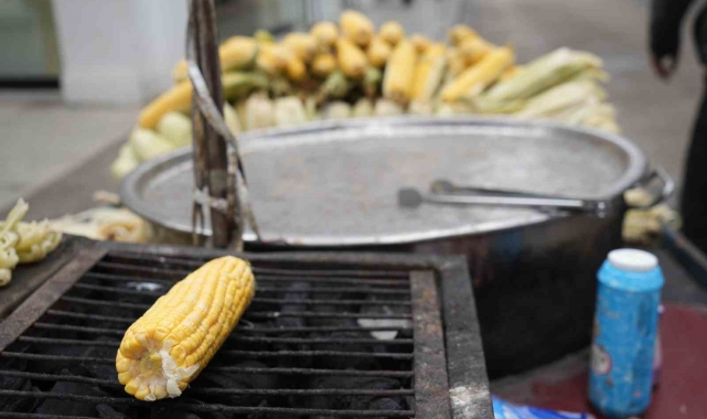 Erkenci süt mısır tezgahta: Közde 60, haşlamada 50 TL