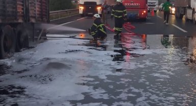 Erzin'de gübre yüklü tırda yangın