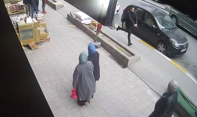 Esenyurt'ta sokak ortasında kurşun yağdıran zanlının kaçışı kamerada