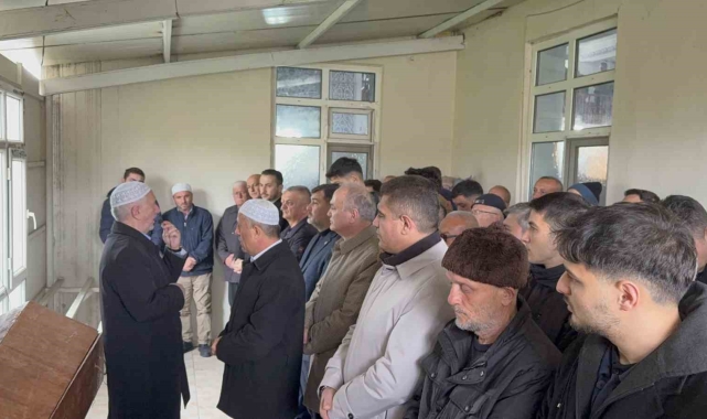 Eski başkan son yolculuğuna uğurlandı