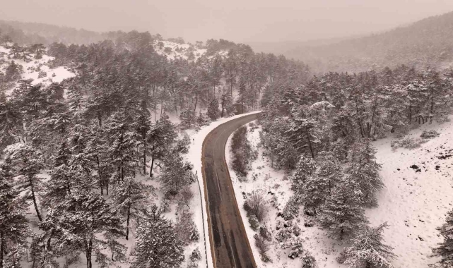 Eskişehir - Sarıcakaya yolu beyaza büründü