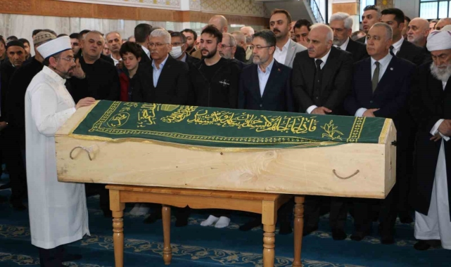 Et ve Süt Kurumu Genel Müdürü Kayhan memleketi Diyarbakır'da son yolculuğuna uğurlandı