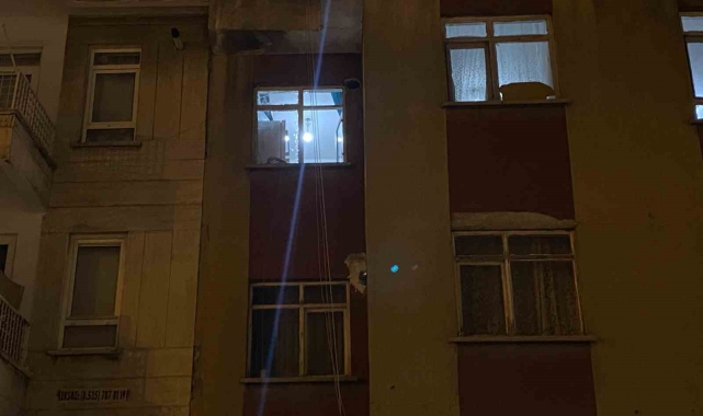 Evinin camına çıktı, etrafa ateş açtı, polise silah doğrulttu