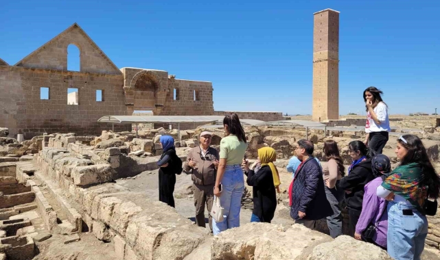 Gençler Şanlıurfa'da şair Nabi'nin izini sürdü