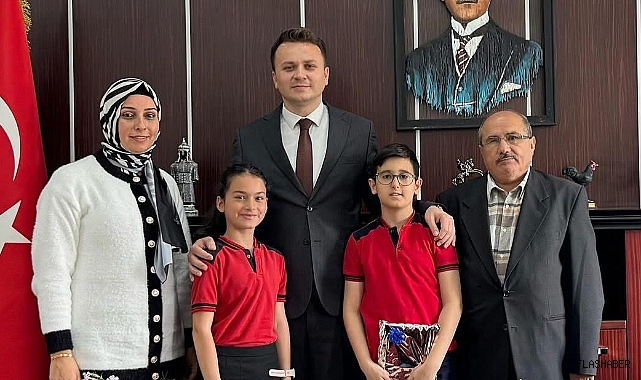 Gerze Kaymakamı Arabacı, koltuğunu öğrencilere devretti