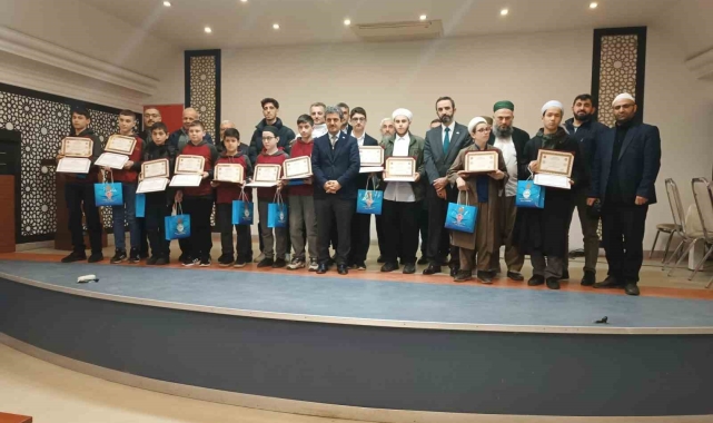 Hafızlık belgeleri verildi