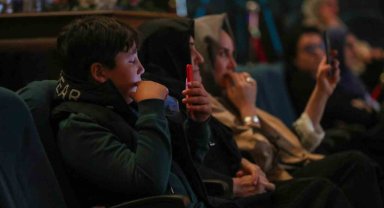 "Hep Otuz Üç Yaşında" filmine yoğun ilgi