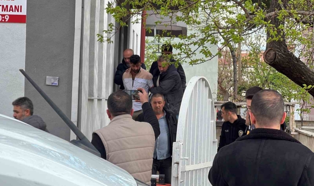 Hırsızlıktan aranan şüpheli havalandırmadan kaçamayınca intihara kalkıştı