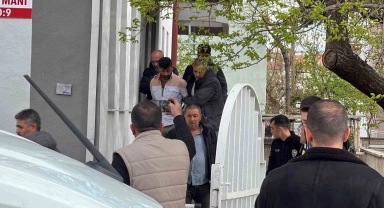 Hırsızlıktan aranan şüpheli havalandırmadan kaçamayınca intihara kalkıştı
