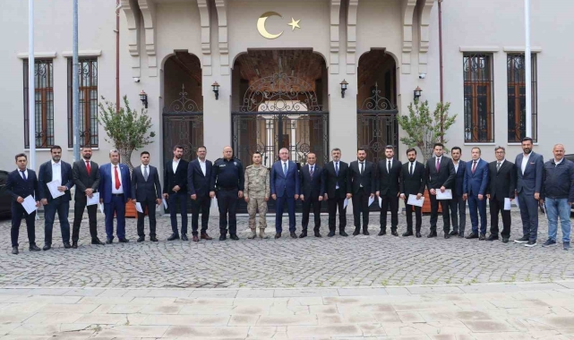 İskenderun'da görevinde başarı gösteren emniyet güçlerine başarı belgesi verildi