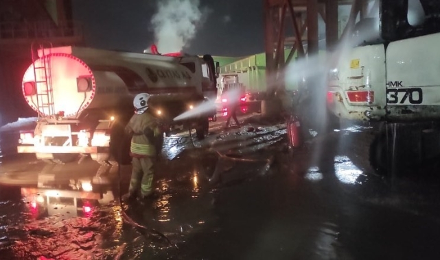 İskenderun'da iş makinesi yangını