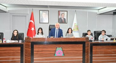 Ispartalı miniklerden Çünür Tepesi'ne oyun parkı kararı