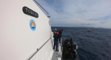 İzmir açıklarında 41 düzensiz göçmen yakalandı