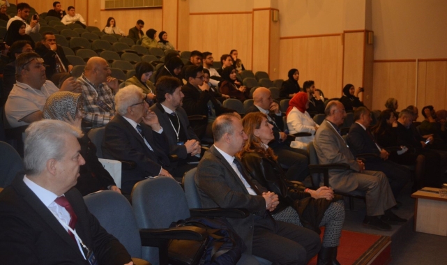 İzmir'de İlmî ve Kültürel Hayat sempozyumu başladı