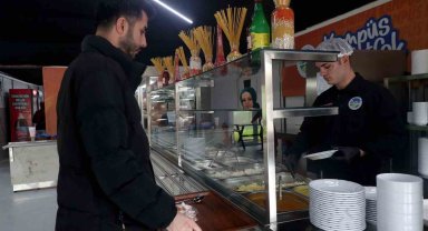 Kampüs Mutfak ilk haftadan gençlerin ilgi odağı oldu