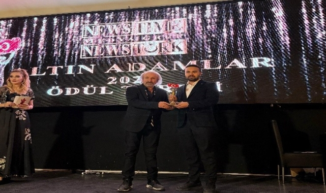 KAMUSAM 'Yılın Araştırma Merkezi' ödülüne sahip oldu
