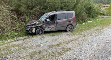 Kamyon ile hafif ticari araç çarpıştı: 5 yaralı