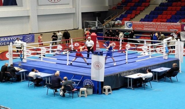 Karabük'te düzenlenen Okul Sporları Gençler Türkiye Boks Birinciliği sona erdi