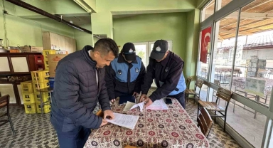 Karacasu'da zabıtalar denetledi