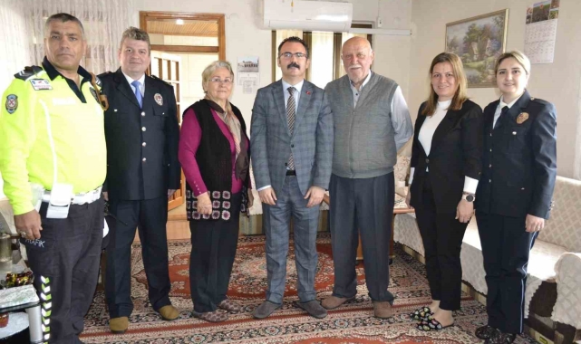 Kaymakam Ateş Polis Haftası'nda emekli başkomiser Okatan'ı unutmadı