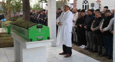 Kazada hayatını kaybeden baba-oğul toprağa verildi