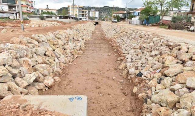Kepez çalışıyor, sel baskınları tarih oluyor